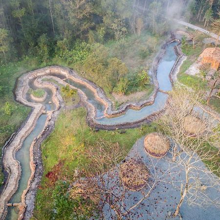 Thanh Tan Hot Springs By Fusion Hue Exterior photo